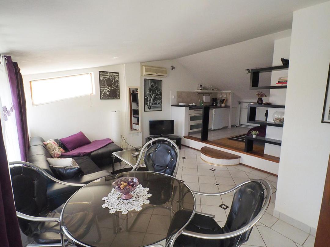 Dea Apartments Pula Pokoj fotografie